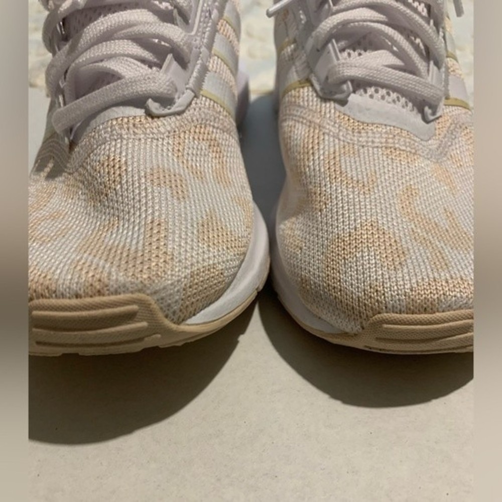 adidas Swift Run X Halo Ivory / White leopard Womens Tennis Shoes size 6 1/2. - Picture 9 of 10